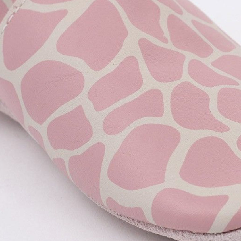 Bobux chaussons girafe print rose