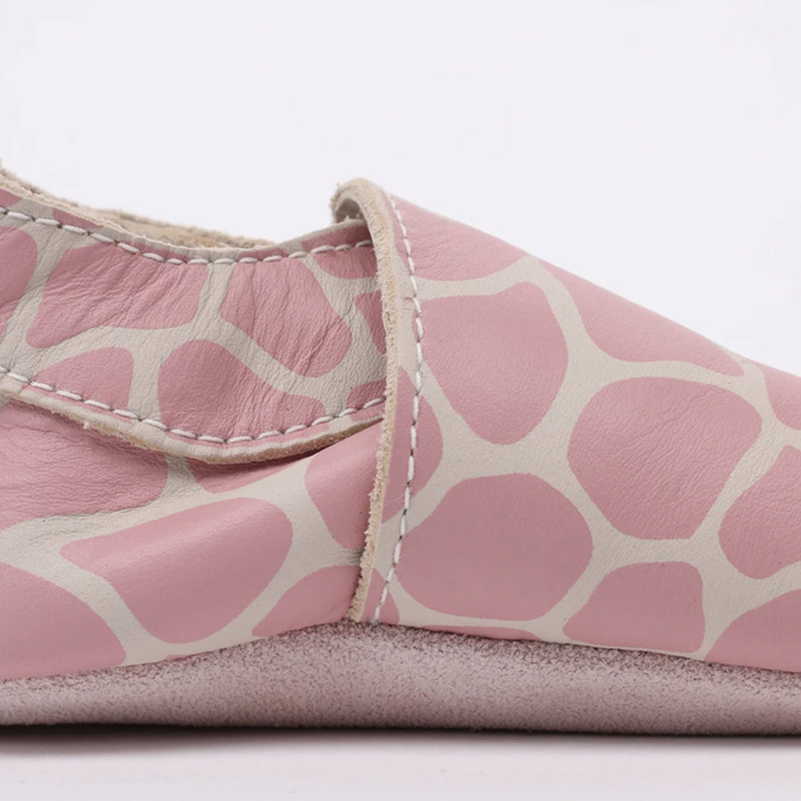 Bobux Chaussons Girafe Print Rose