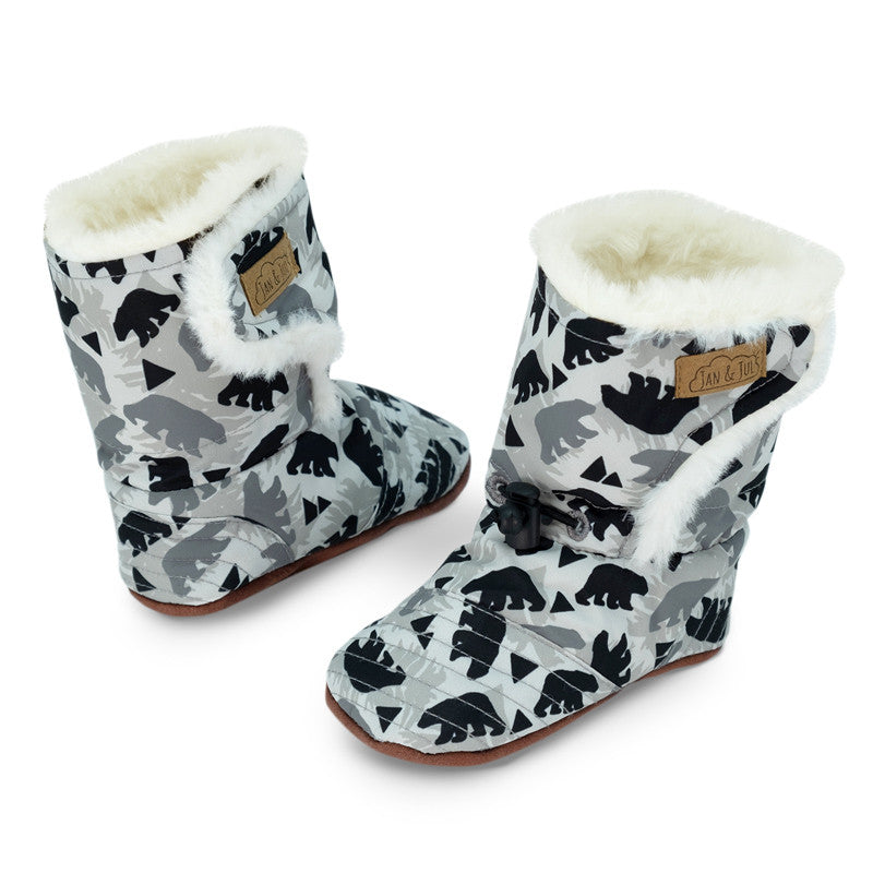 Oso de botines de invierno Stay-Put de Jan y Jul